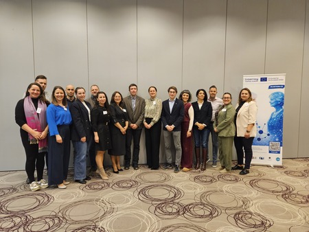 Skupinska fotografija članov projektnega konzorcija