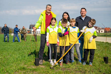 Na OŠ Beltinci prav tako uspešno deluje čebelarski krožek, ki ga vodi mentor Štefan Šemen, sicer predsednik Čebelarskega društva Beltinci.